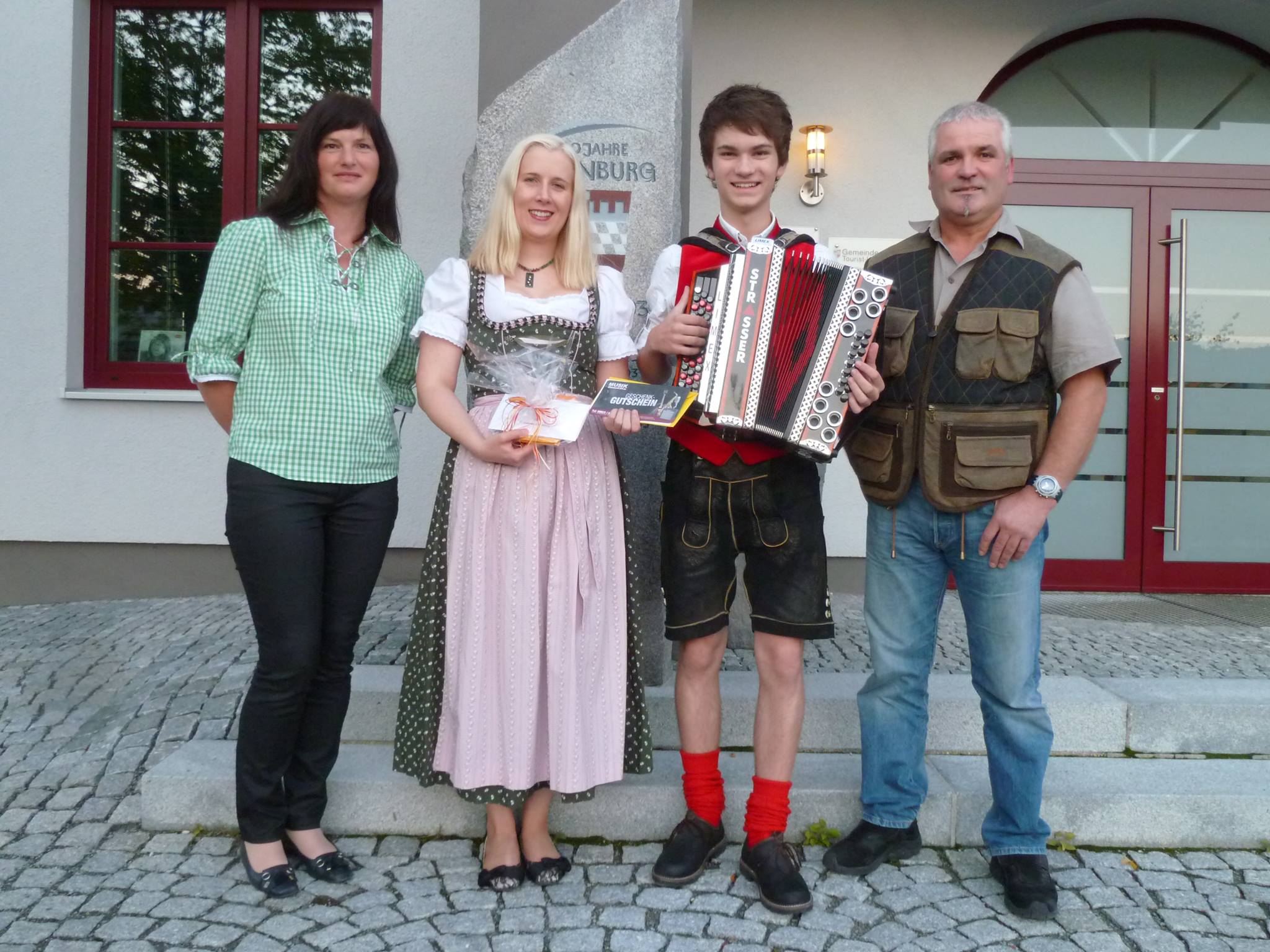 musikalisch unterwegs - Josefa Schmid 