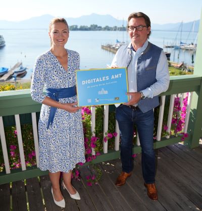 Übergabe Urkunde Digitales Amt