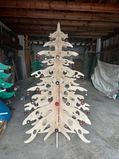 Weihnachtsbaum aus Holz selbstgebastelt
