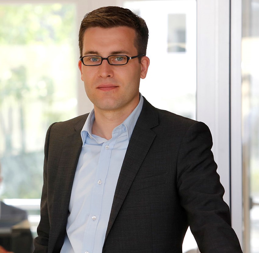 Christian Knebel ist Geschäftsführer der Firma publicplan in Düsseldorf. Das Unternehmen bietet Öffentlichen Verwaltungen Unterstützung bei der Realisierung von E-Government Vorhaben an. 