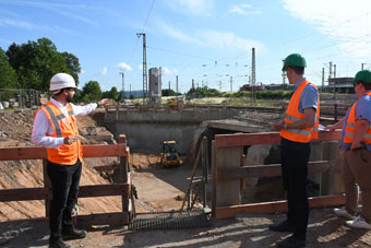 Auch in der Stadt wird fleißig gebaut.