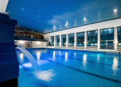 Angeschlossenes Schwimmbad am Rathaus  Wernau
