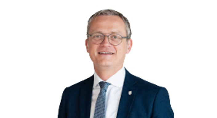 Bürgermeister Tobias Averbeck spricht über Energy Sharing in Bakum