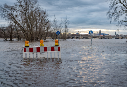 Frühwarnsysteme mit KI helfen Hochwasser und Sturzfluten rechtzeitig zu erkennen