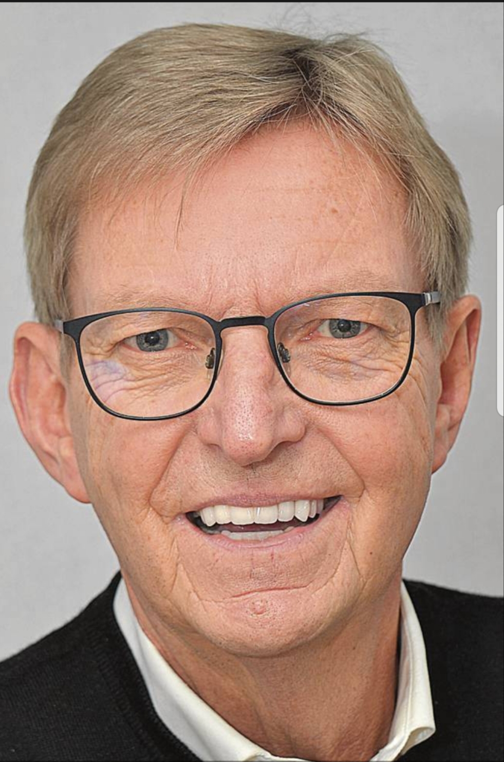 Michael Konken lehrt Journalismus, Politik und Öffentlichkeit an der Universität Vechta und beschäftigt sich wissenschaftlich mit der Stadt- und Regionalkommunikation.