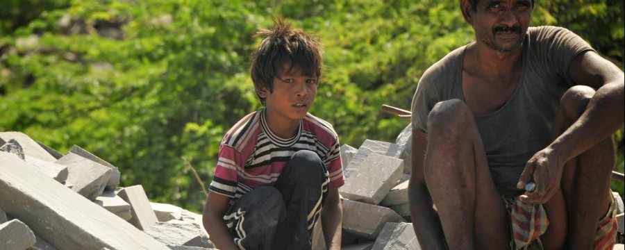 Kommunen versuchen zu verhindern, dass Grabsteine aus Kinderarbeit auf Friedhöfen stehen
