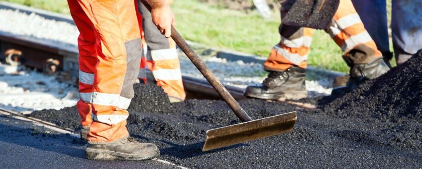 Die Straßenausbaubeiträge sollen auch in Sachsen-Anhalt abgeschafft werden - nur ein neues Gesetz ist noch nicht beschlossen - viele Kommunen stecken deshalb in der Zwickmühle 