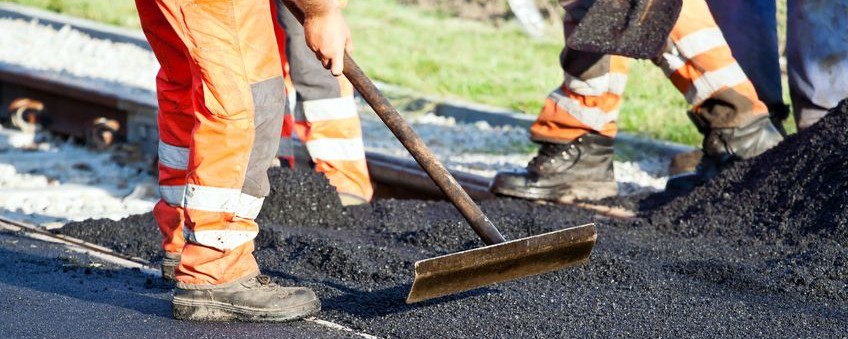 Die Straßenausbaubeiträge sollen auch in Sachsen-Anhalt abgeschafft werden - nur ein neues Gesetz ist noch nicht beschlossen - viele Kommunen stecken deshalb in der Zwickmühle
