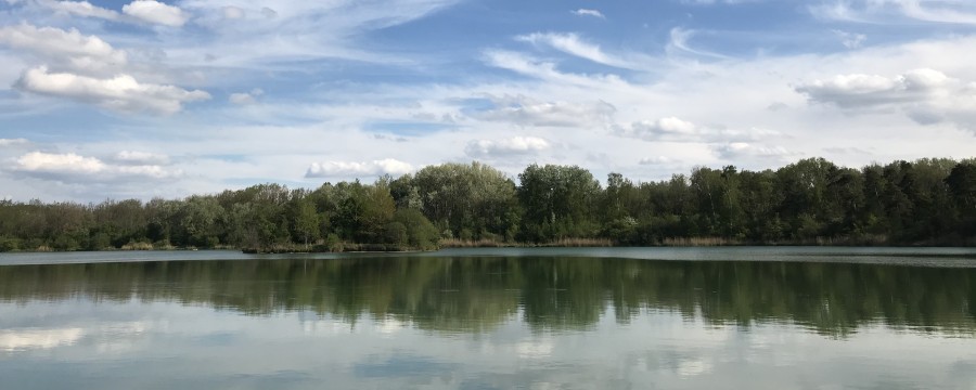 Das ist ein idyllisch gelegener See