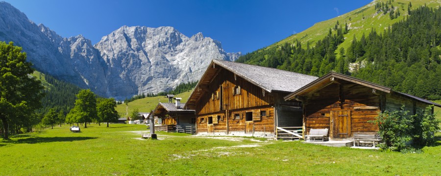Hütte in den Bergen in  Bayern