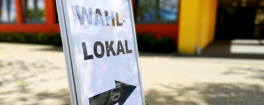 Schild zum Wahllokal - Landtagswahlen 2021