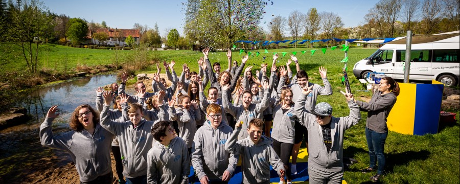 Jugendliche feiern den Abschluss des Nachwuchsförderungsprojekts "feel free" im Landkreis Würzburg