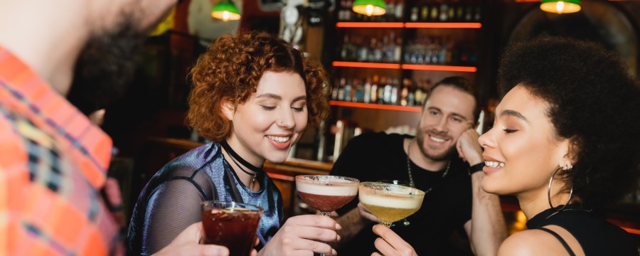 Feiernde Menschen