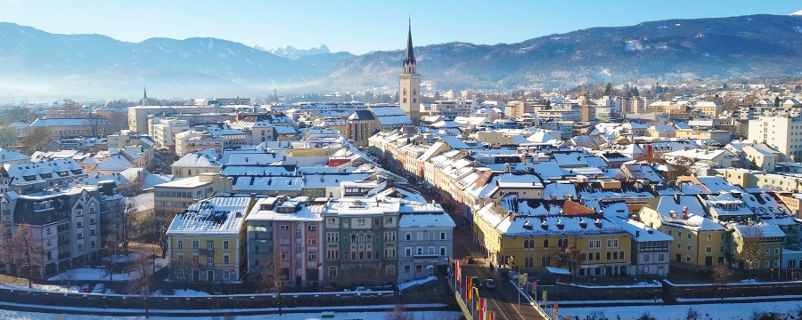 Villach in Österreich, schneebedeckt