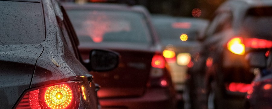 Die Verkehrsprognosen der Bundesregierung sehen den Individualverkehr jahrzehntelang weiter im Aufwind