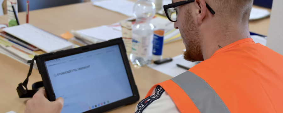 Arbeiter am Computer