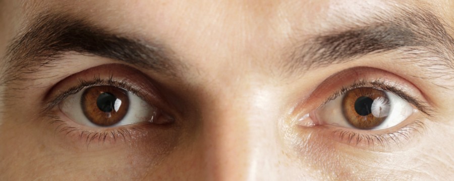 Augen auf Vandalismus sehen