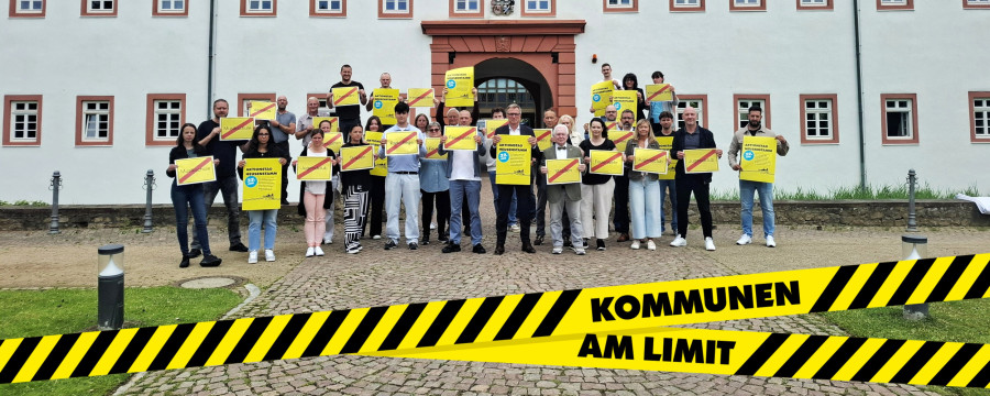 Magistrat und Mitarbeiter der Stadt Heusenstamm beteiligen sich am Aktionstag "Kommunen am Limit"
