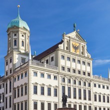 Rathäuser werden evakuiert aufgrund von Bombendrohungen