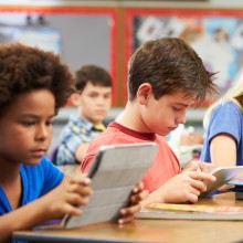 Digitalpakt Schule soll für Tablets in allen Klassen sorgen.