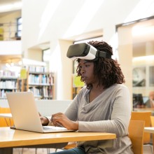 Auch Bibliotheken im ländlichen Raum sollen die Möglichkeit haben VR-Brillen, 3D-Drucker und Maker Spaces anzubieten. Dafür soll nun das Soforthilfeprogramm des Bundes sorgen.