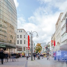 Blick in die Schildergasse in Köln, eine Fußgängerzone.