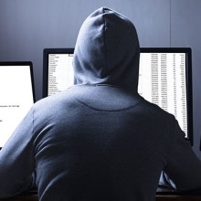 Hacker vor dem Computer