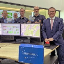 Auf Knopfdruck: Landrat Marco Voge gibt die App frei.