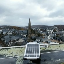 Sensor zur Datenerfassung auf dem Rathaus von Olpe.