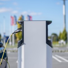 Deutschlands Stadtwerke müssen ihre E-Ladesäulen teils zwangsweise verkaufen