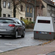 Per Blitzer nehmen Länder und Kommunen Milliardensummen von Autofahrern ein - doch es gibt auch Städte, die damit Verluste einfahren...