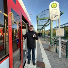 Blinder neben Bahn