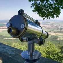 Zukunfstausblick: Fernrohr Landschaft 