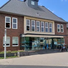 Monheim am Rhein galt jahrelang als kommunales Steuerparadies. Jetzt droht der Stadt eine schwere Schuldenkrise. Ein Kommentar darüber, warum volle Kassen noch lange keine Garantie für dauerhaft gesunde Finanzen sind.